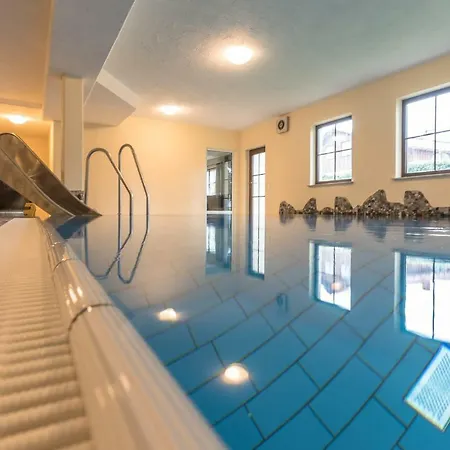 Edelweiss Apartment *